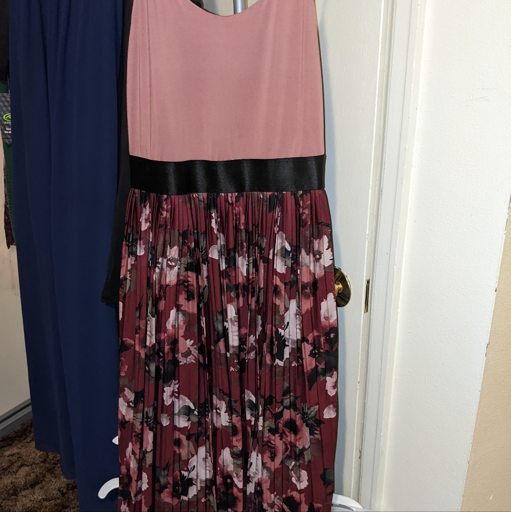 *final sale* Floral midi dress